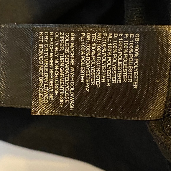 The North Face Men's Size Large Polyester Lightweight Outer Shell 1/4 Zip front - Picture 5 of 7